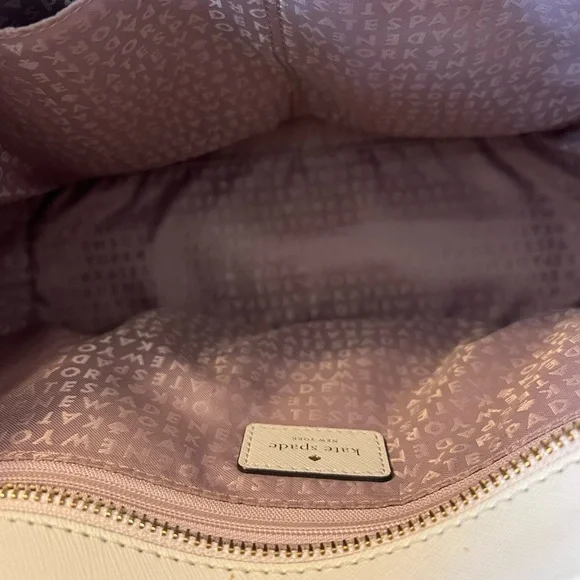 Kate Spade Elegant Cream Tote Bag perfect for spring - Picture 9 of 12